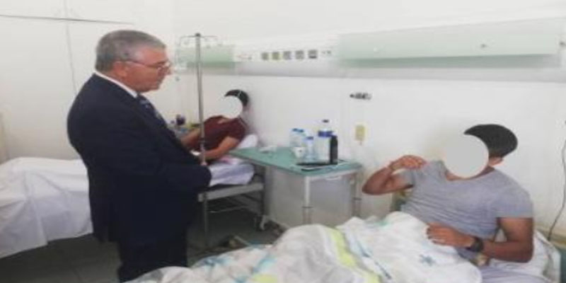 وزير الدفاع الوطني يعود العسكريين المصابين في العملية العسكرية بالمغيلة